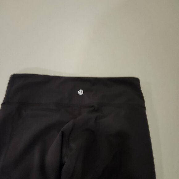 Black Lululemon Capris Size 8 - Picture 6 of 7